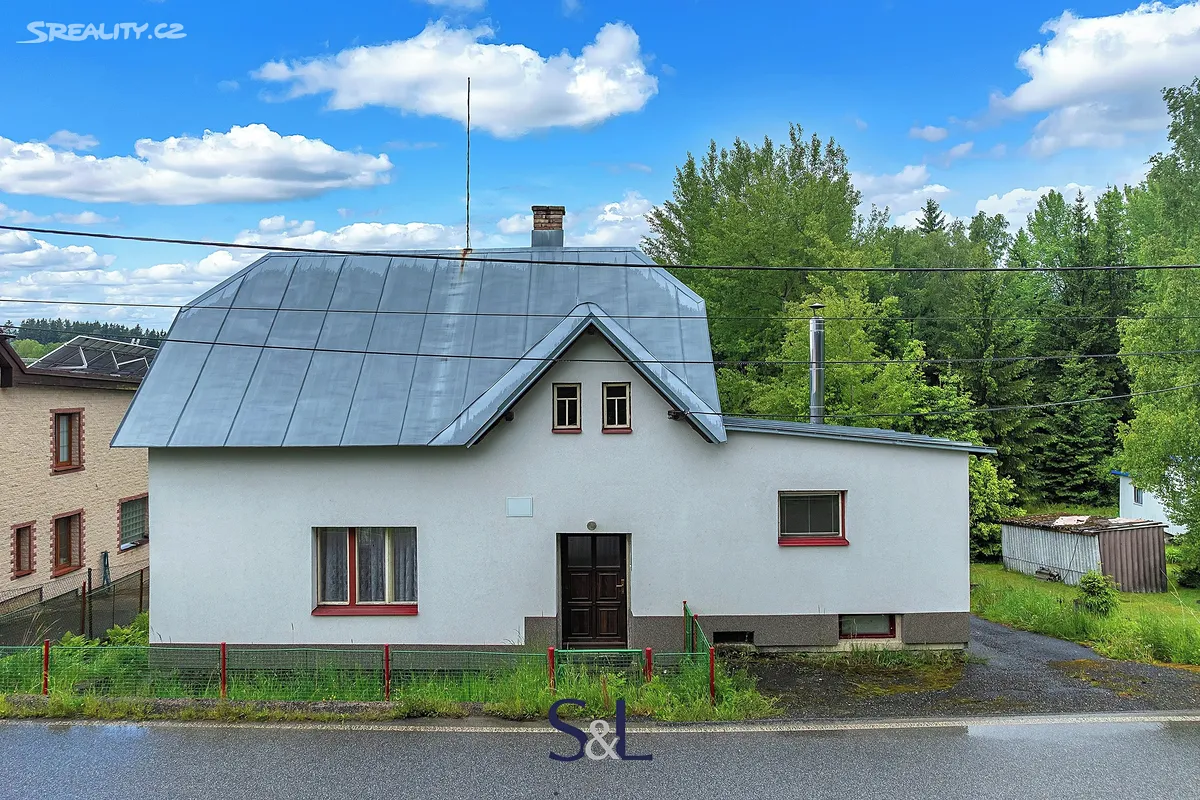Prodej rodinného domu 122 m², pozemek 2849 m², Loužnice