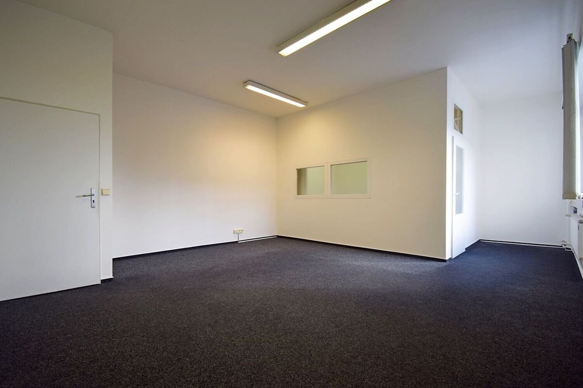 Pronájem kanceláře 58 m² – fotografie 2