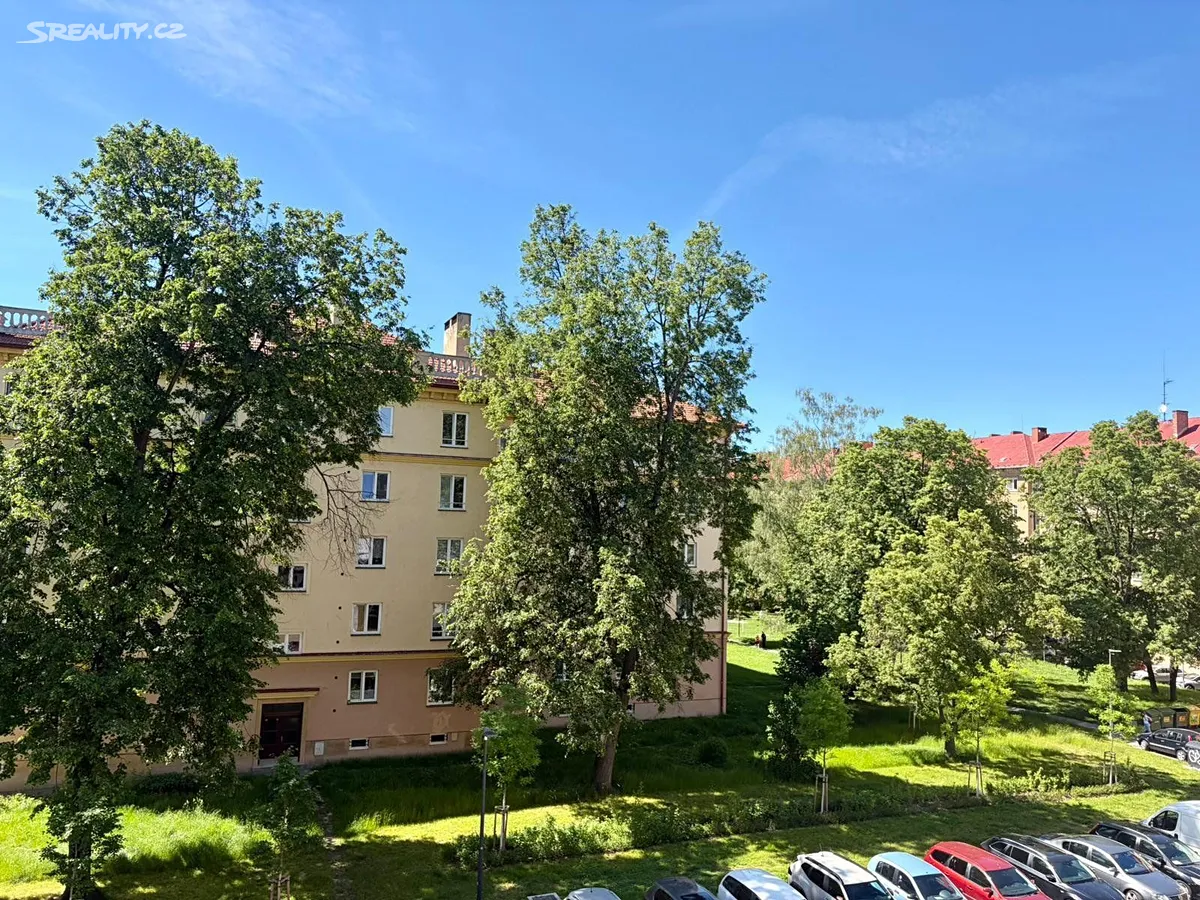 Pronájem bytu 3+1 82 m² – pohled 3