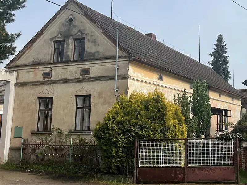 Prodej rodinného domu 158 m², pozemek 415 m², Líšťany – náhled fotky 1