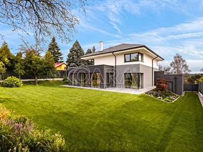 Prodej  rodinného domu 259 m², pozemek 755 m²