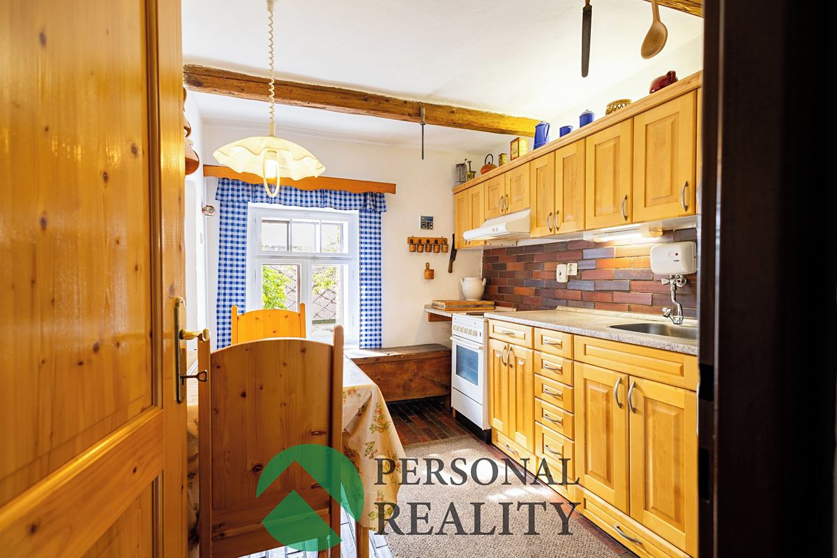Prodej rodinného domu 190 m², pozemek 680 m² – fotografie 4
