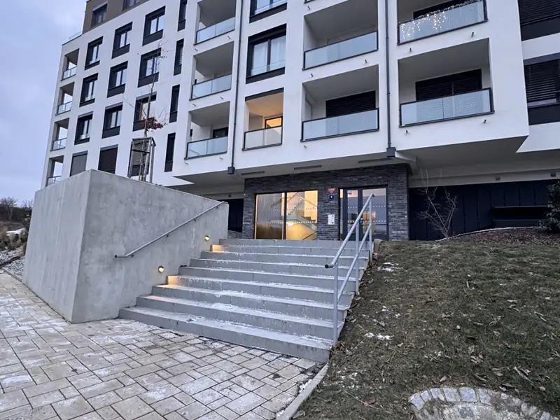 Prodej garážového stání 10 m², Praha – náhled fotky 2