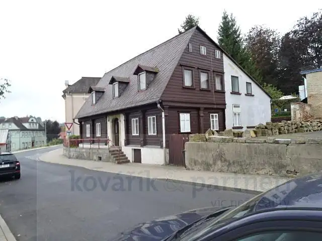 Prodej rodinného domu 220 m², pozemek 1072 m², Rumburk – náhled fotky 2