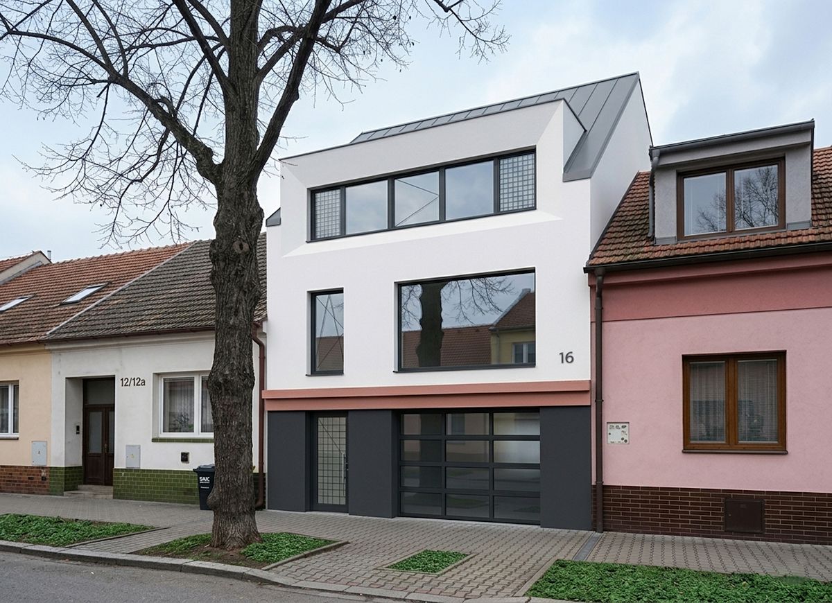 Prodej rodinného domu 410 m², pozemek 853 m²