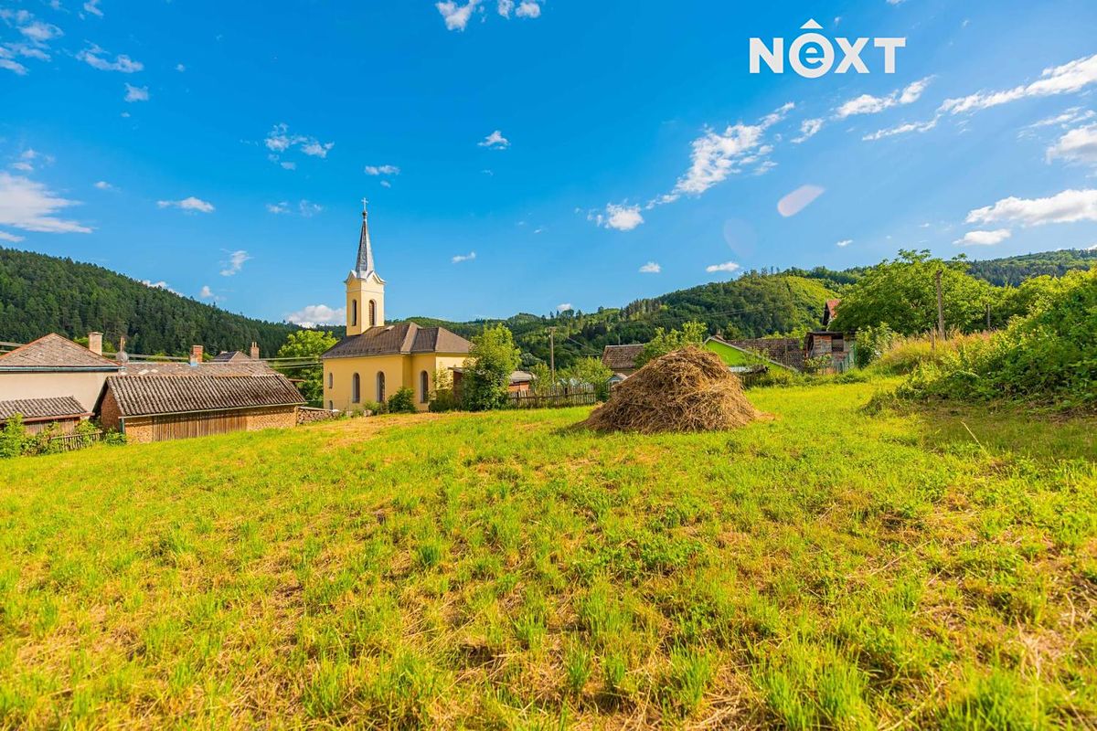 Prodej stavebního pozemku 1060 m² – fotografie 2