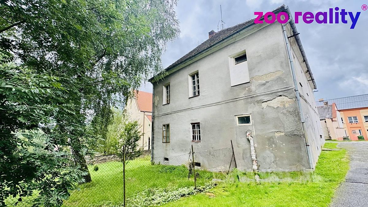 Prodej rodinného domu 360 m², pozemek 584 m² – fotografie 5