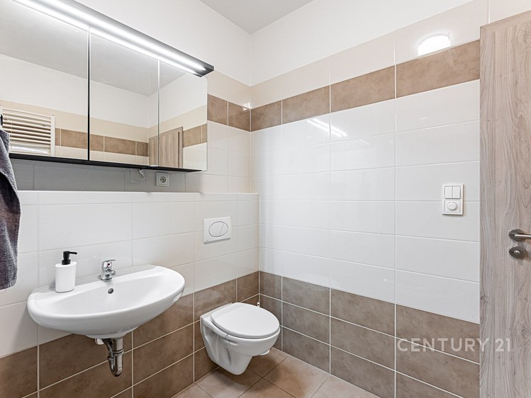 Prodej bytu 1+kk, 38 m² (11 z 25)