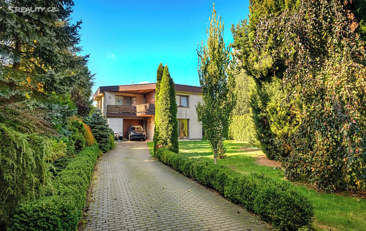 Prodej rodinného domu 270 m², pozemek 2041 m², K zahradám