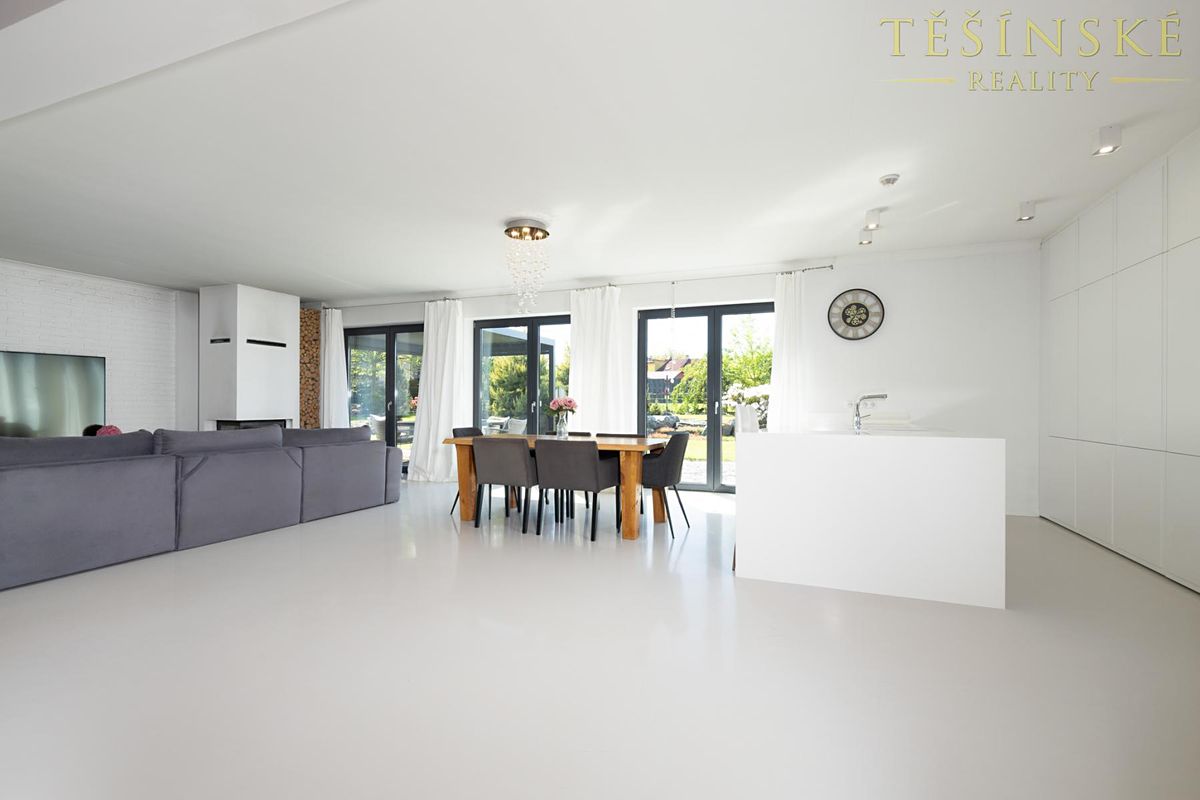 Prodej rodinného domu 202 m², pozemek 1411 m² – fotografie 3