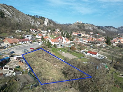 Prodej  stavebního pozemku 2 069 m²