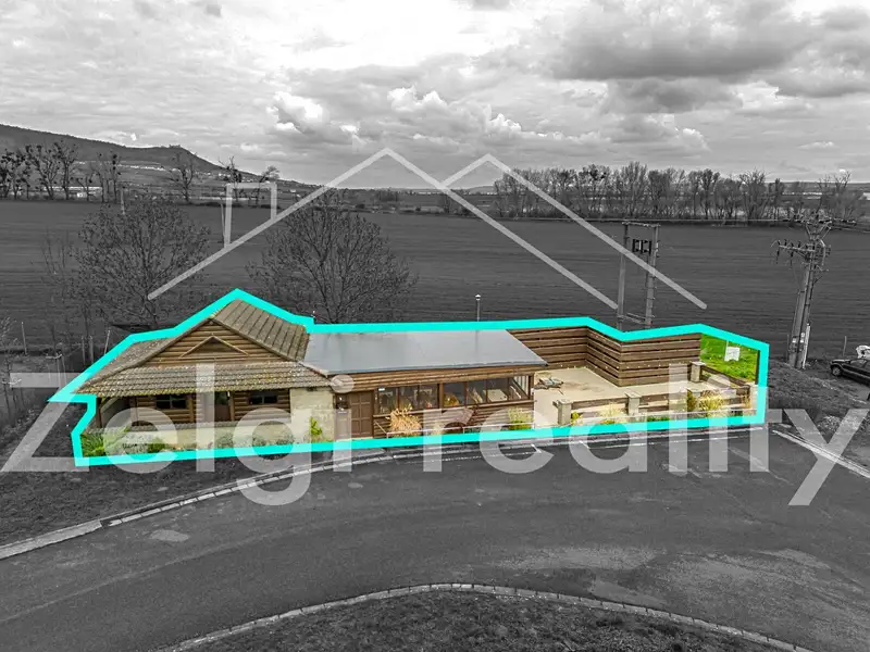 Prodej rodinného domu 210 m², pozemek 433 m², Milovice – náhled fotky 1