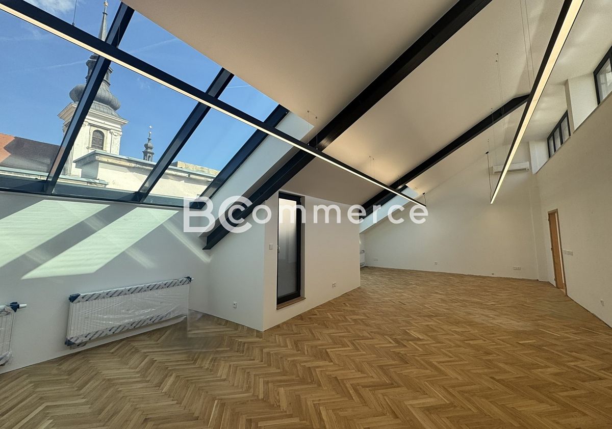 Pronájem kanceláře 186 m²