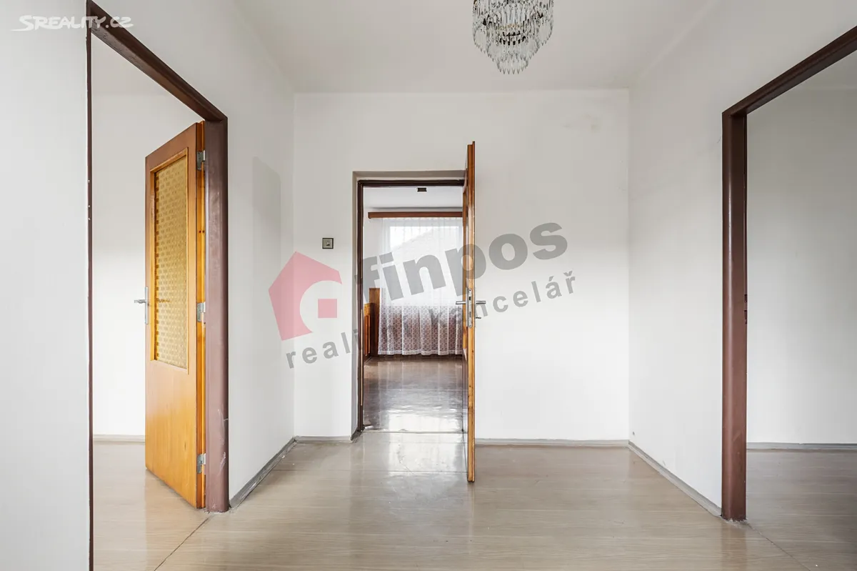 Prodej vily 210 m², pozemek 1048 m² – pohled 6