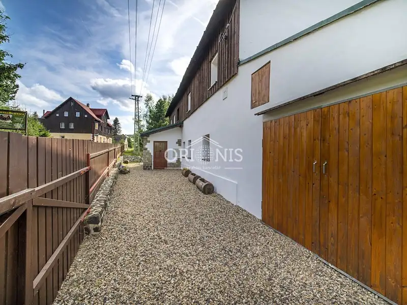 Prodej chalupy 380 m², pozemek 461 m², Loučná pod Klínovcem – náhled fotky 2