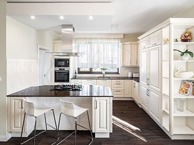 Pronájem domu, 244 m² (2 z 37)