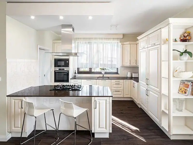 Pronájem rodinného domu 244 m², pozemek 972 m², Vysoký Újezd – náhled fotky 2