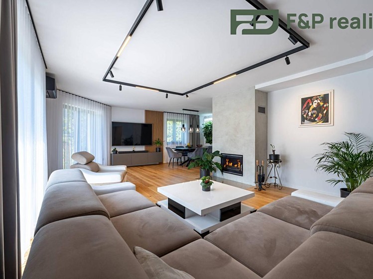Будинок на продаж, 320 м² (2 з 30)