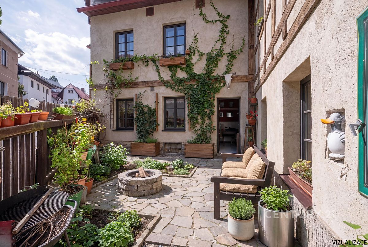 Prodej rodinného domu 458 m², pozemek 351 m² – fotografie 3