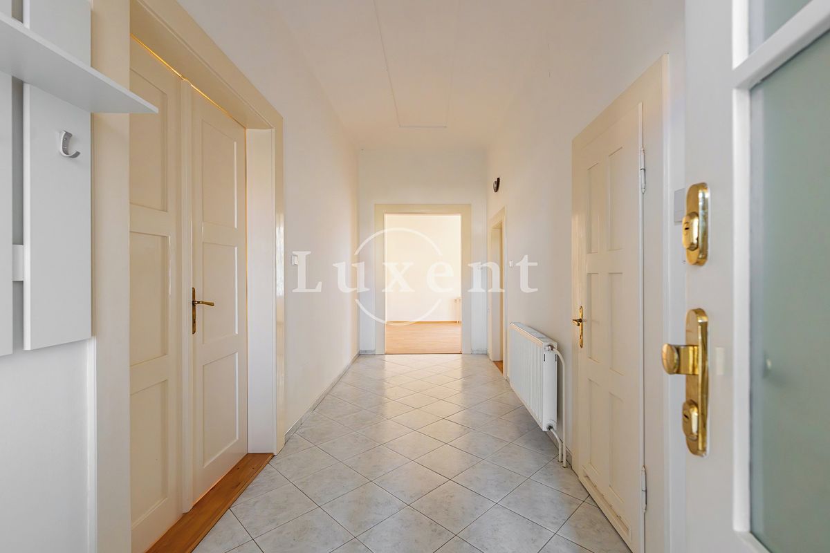 Prodej vily 361 m², pozemek 844 m² – fotografie 5