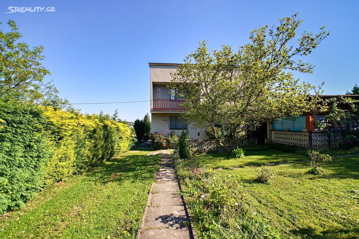 Prodej rodinného domu 179 m², pozemek 2288 m² – pohled 2