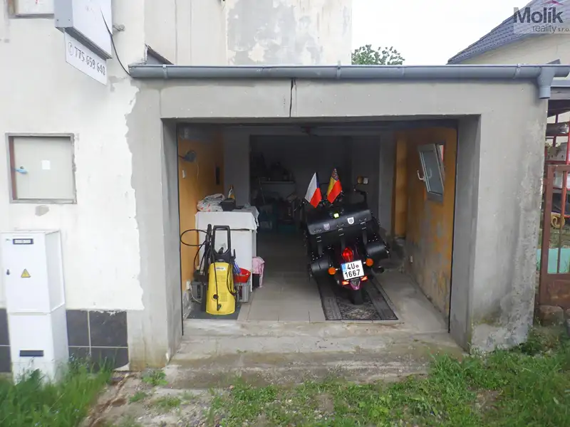Prodej rodinného domu 240 m², pozemek 880 m², Chbany – náhled fotky 2