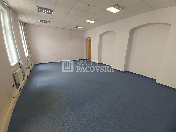 Комерційне приміщення в оренду, 145 м² (4 з 15)