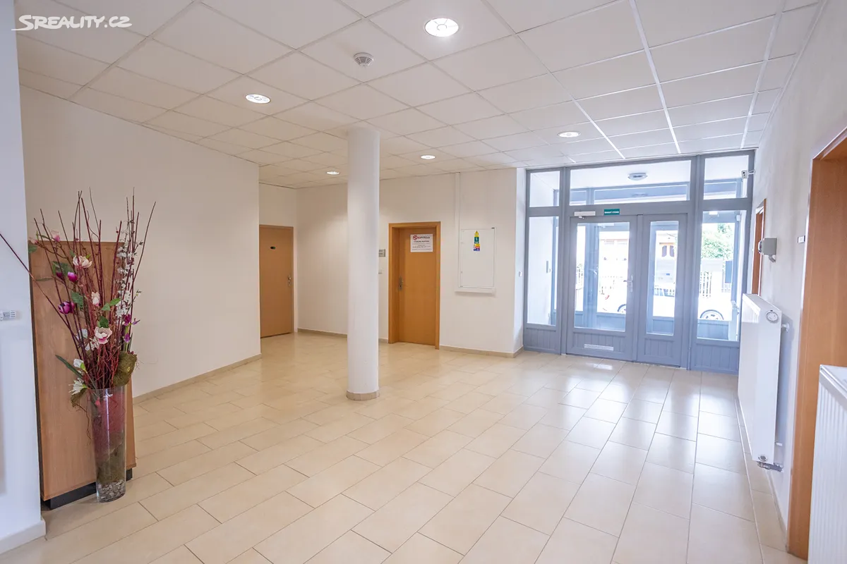 Pronájem kanceláře 91 m² - Więcej
