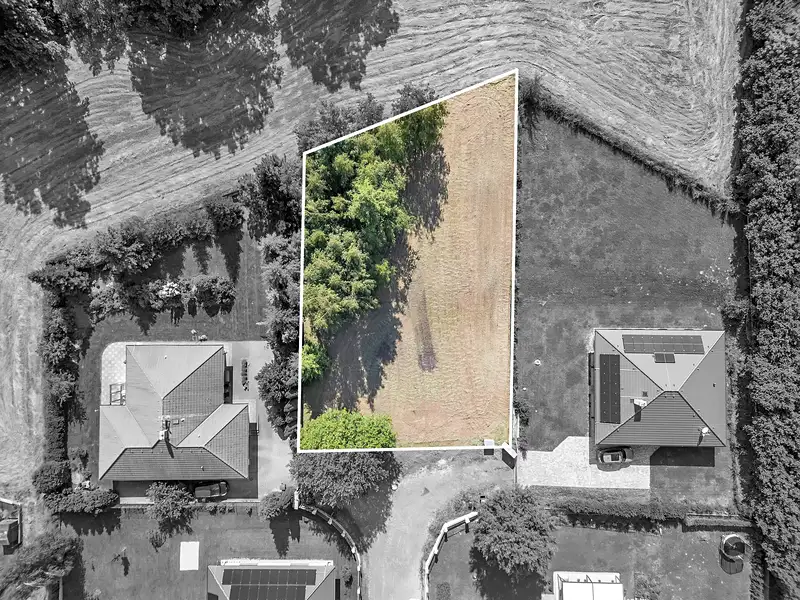 Prodej stavebního pozemku 1080 m², Velké Popovice – náhled fotky 2