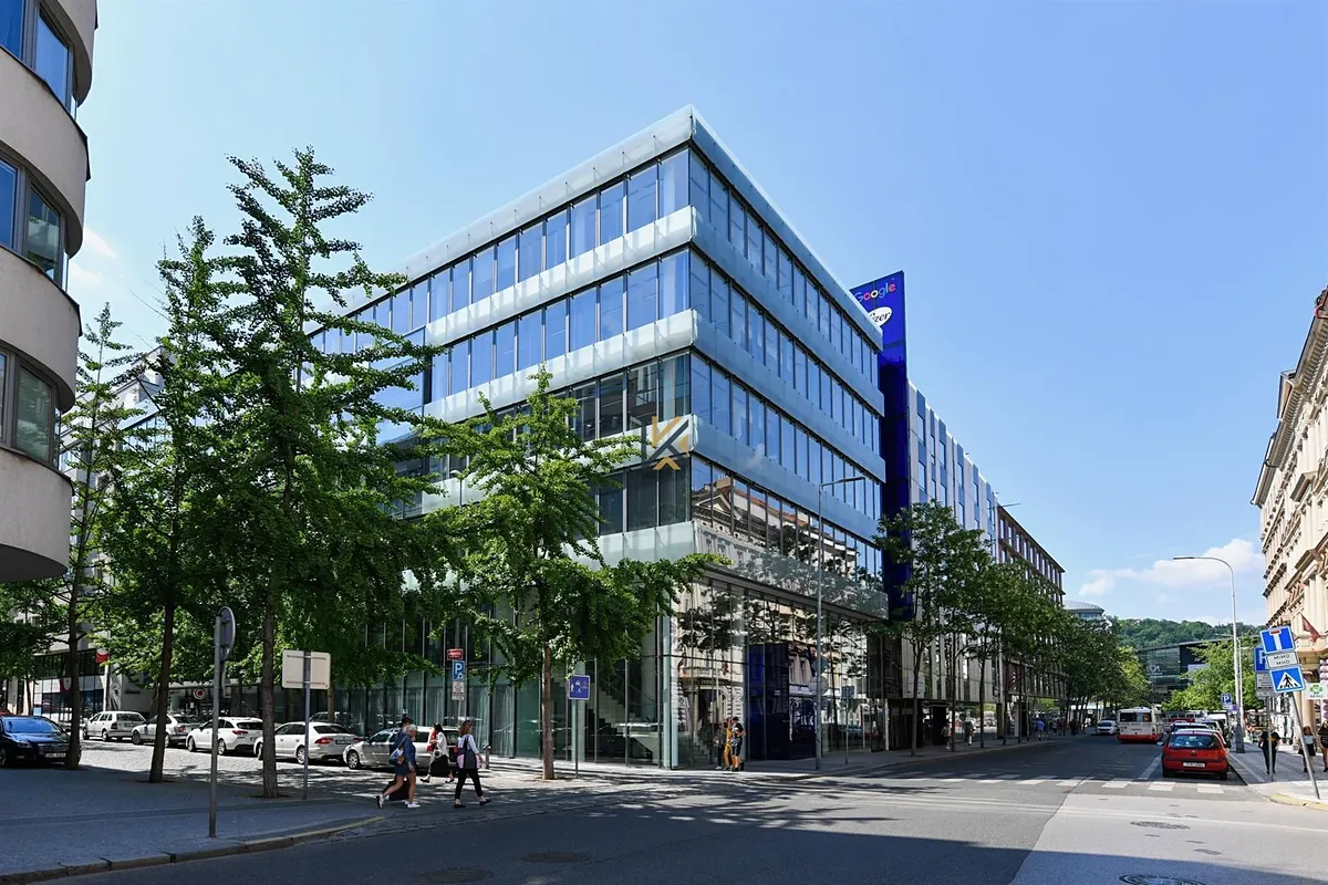 Pronájem kanceláře 848 m²