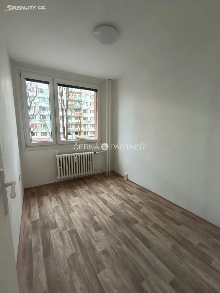 Pronájem bytu 3+1 53 m² – pohled 5