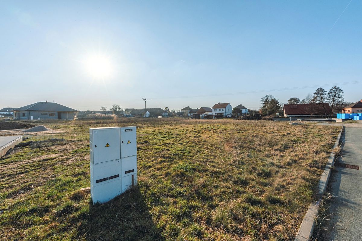 Prodej stavebního pozemku 1168 m² – fotografie 2