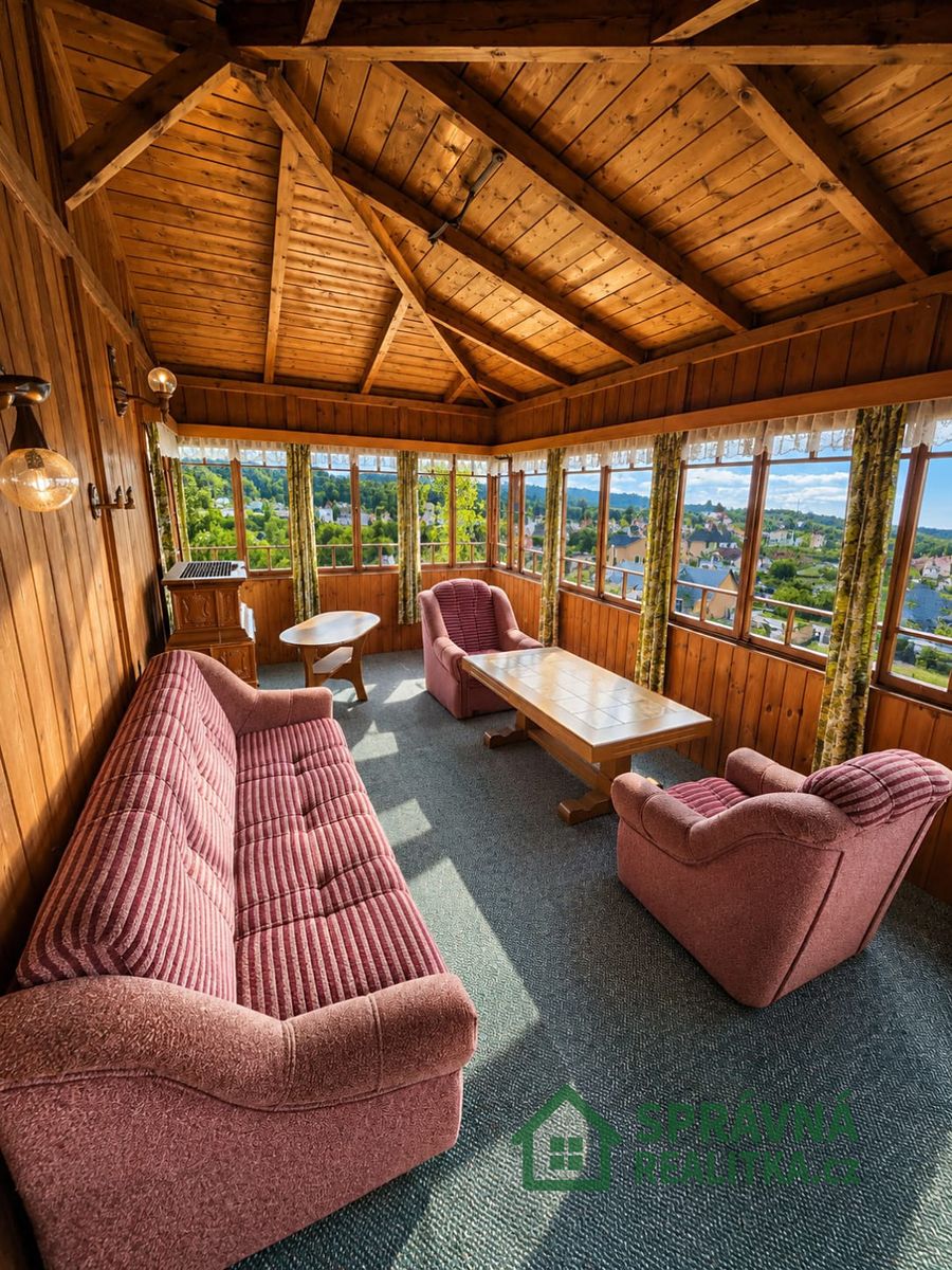 Prodej vícegeneračního domu 298 m², pozemek 666 m² – fotografie 2