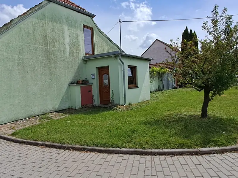Prodej rodinného domu 120 m², pozemek 294 m², Starovice – náhled fotky 2