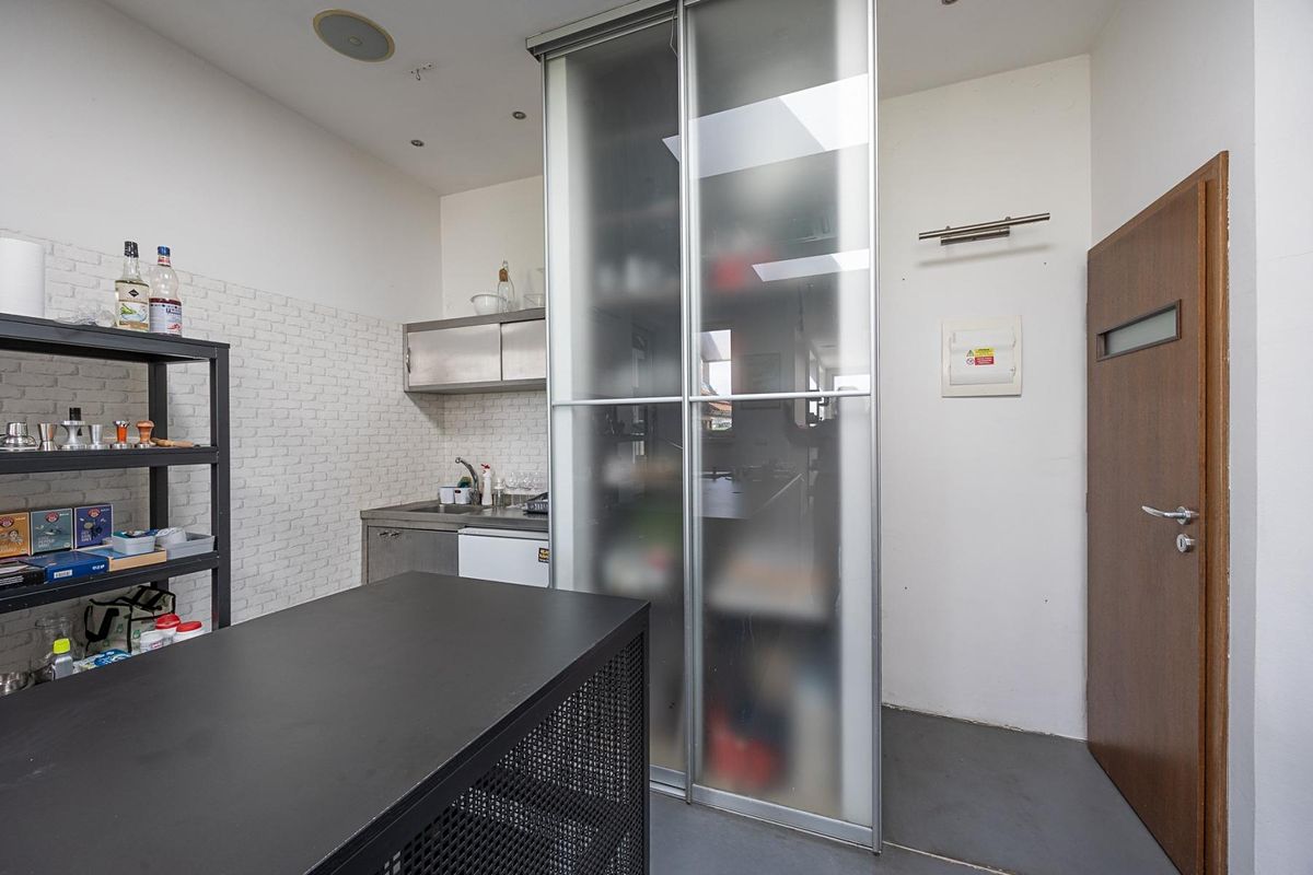 Prodej rodinného domu 283 m², pozemek 246 m² – fotografie 5
