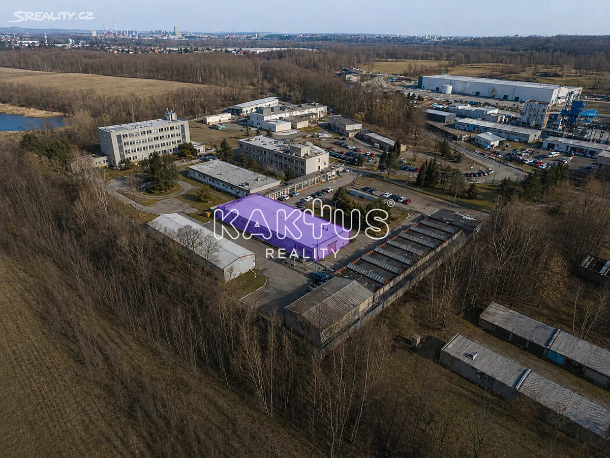 Pronájem skladového prostoru 600 m², Paskov