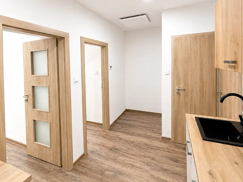 Prodej bytu 2+1 56 m², Praha – náhled fotky 1