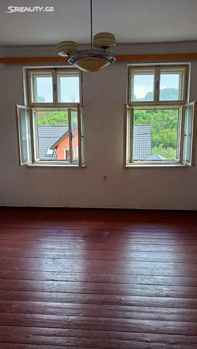 Prodej rodinného domu 90 m², pozemek 666 m² - Więcej