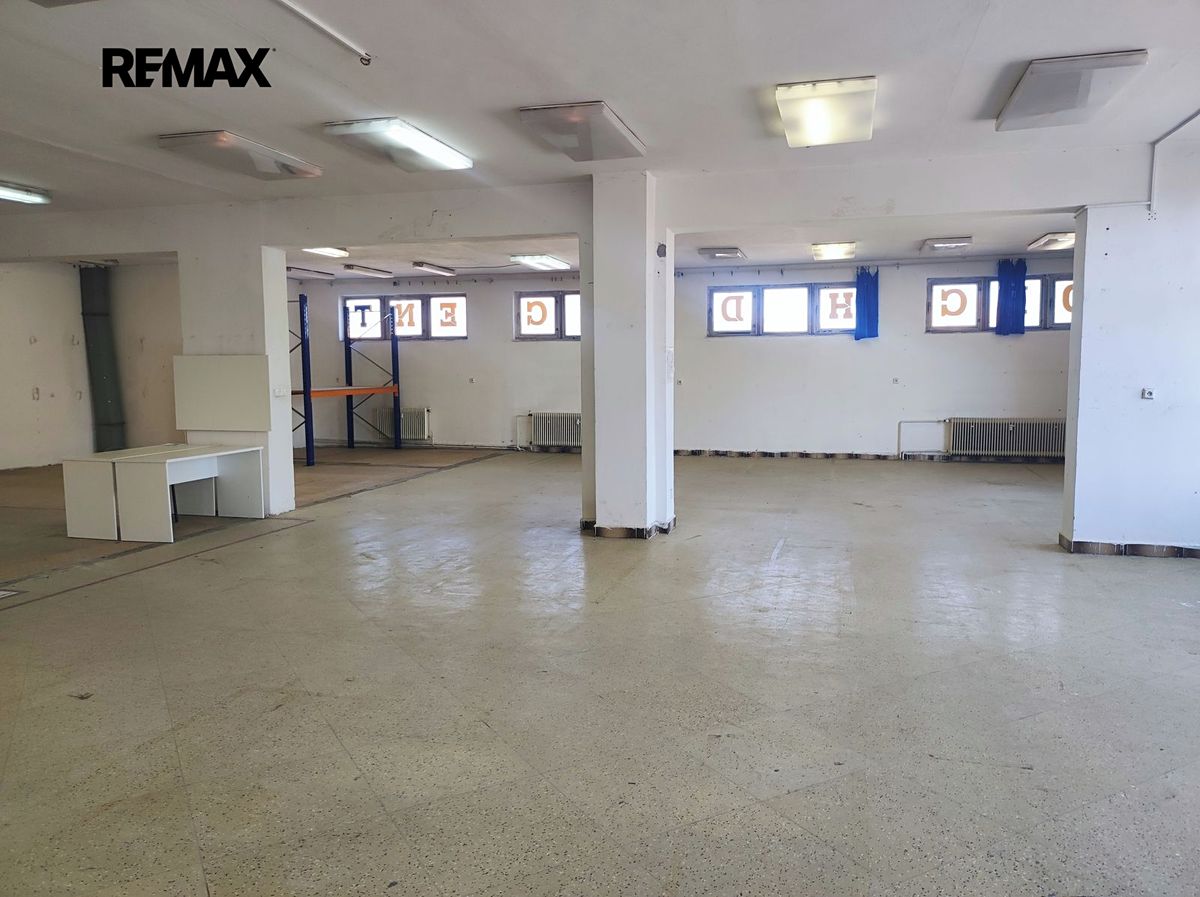 Pronájem skladového prostoru 556 m² – fotografie 3