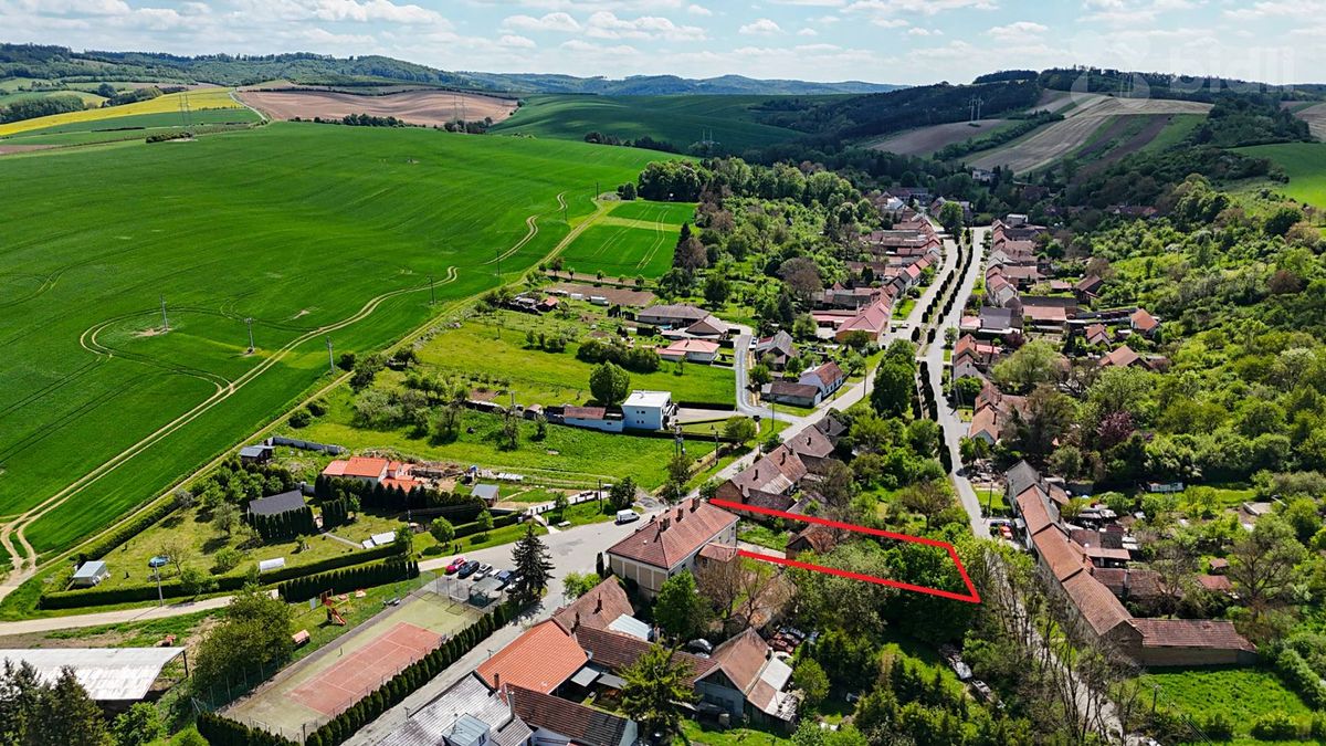 Prodej stavebního pozemku 815 m² – fotografie 2
