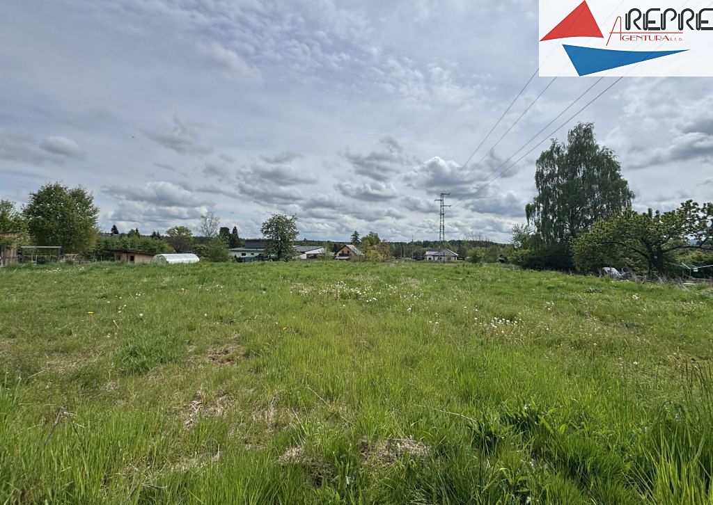 Prodej stavebního pozemku 1956 m²