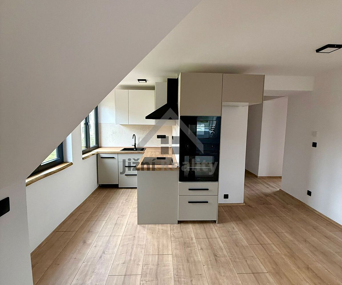 Prodej bytu 3+kk 73 m², Loučovice – fotka 1 z 3