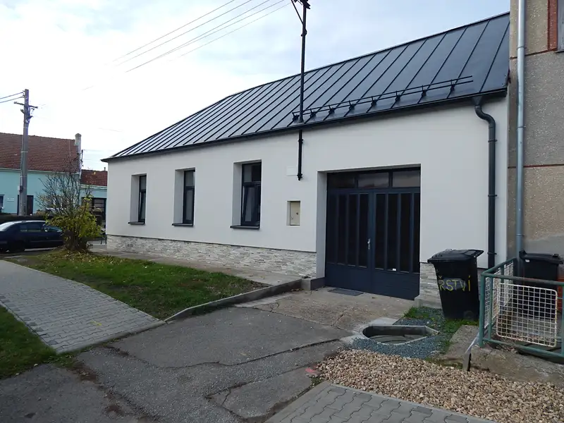 Prodej rodinného domu 180 m², pozemek 208 m², Hostěrádky-Rešov – náhled fotky 2