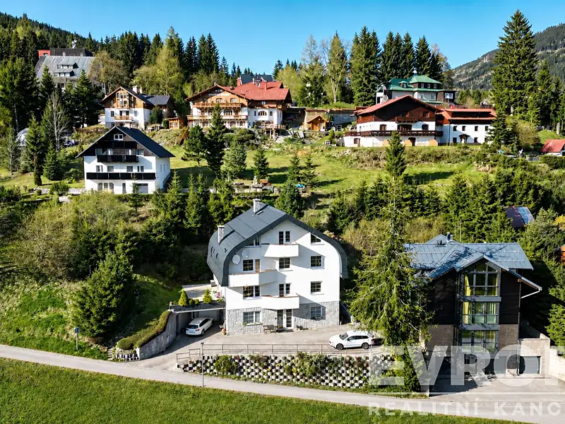 Prodej rodinného domu 390 m², pozemek 617 m², Špindlerův Mlýn – náhled fotky 1
