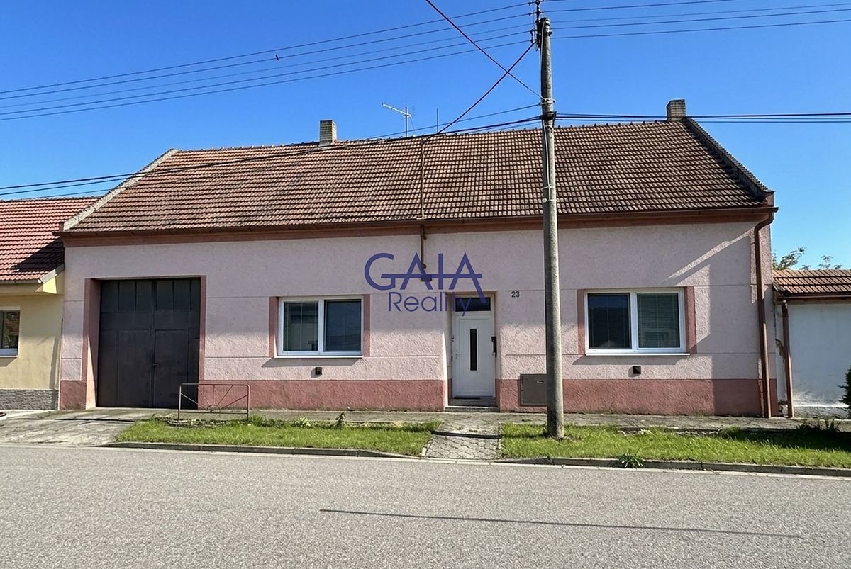 Prodej rodinného domu 235 m², pozemek 1525 m²
