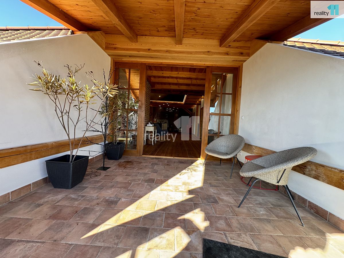 Prodej rodinného domu 461 m², pozemek 290 m² – fotografie 4