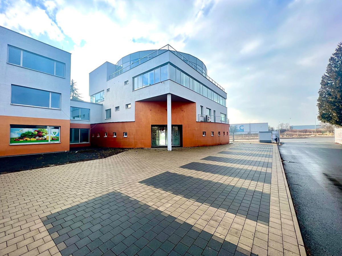 Pronájem skladového prostoru 380 m² – fotografie 5