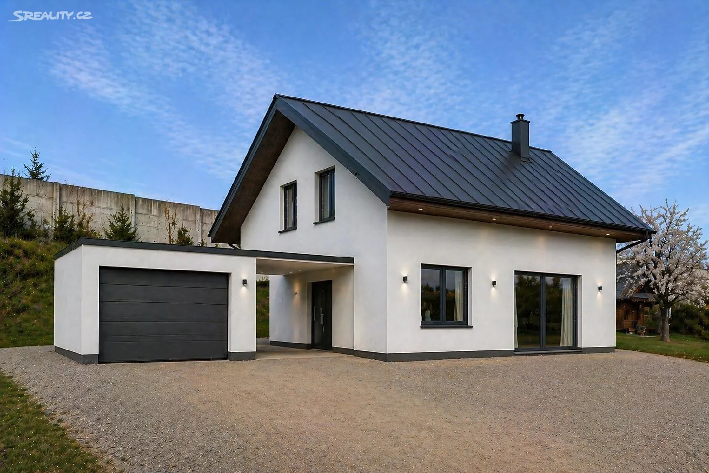 Prodej rodinného domu 224 m², pozemek 1087 m²
