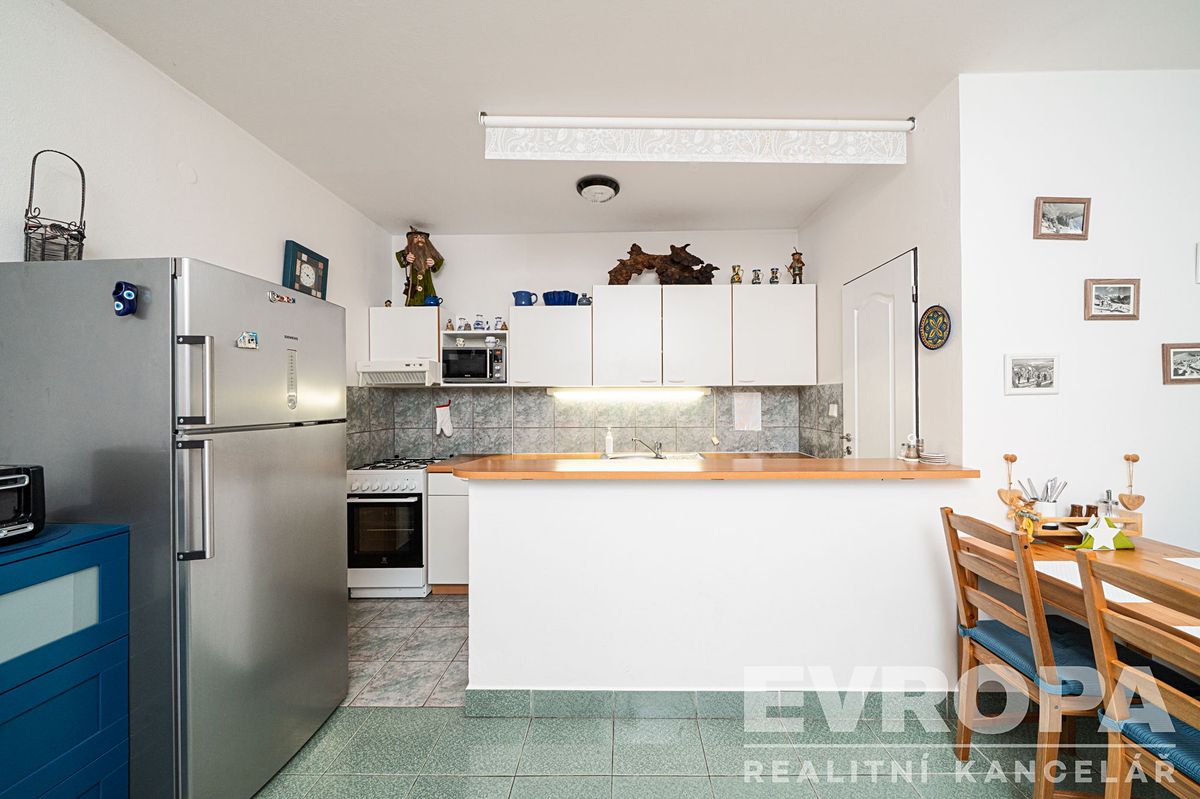 Prodej rodinného domu 390 m², pozemek 617 m² – fotografie 5