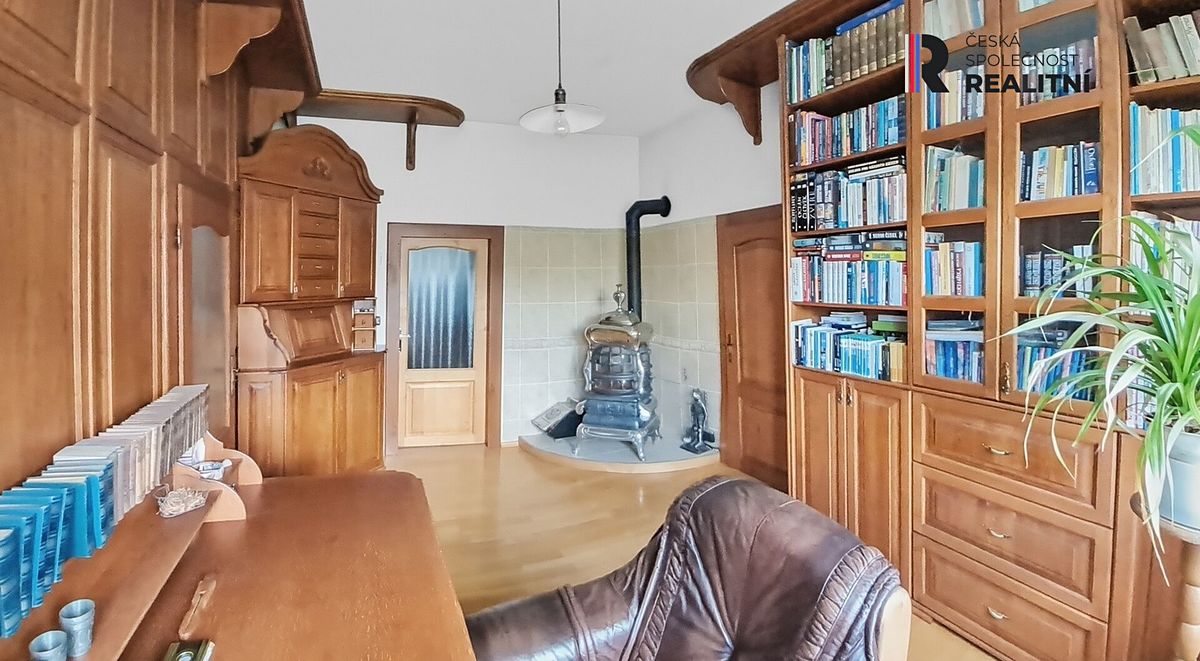 Prodej rodinného domu 176 m², pozemek 985 m²